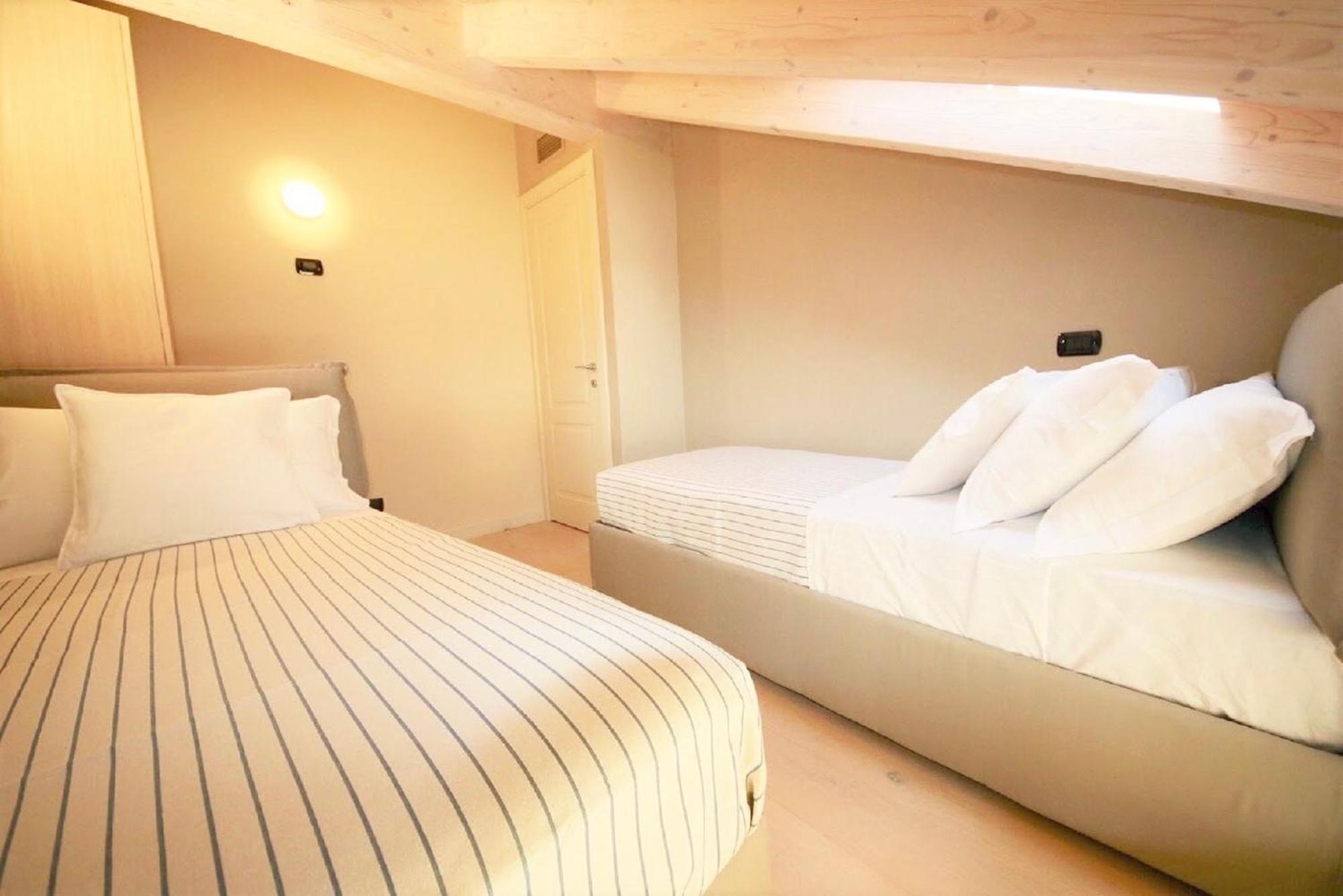 Liszt Attic By Klabhouse Apartment Bellagio Exterior photo